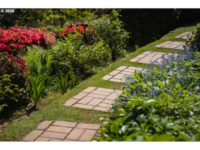 2668 Nw CORNELL Rd, Portland, OR 97210