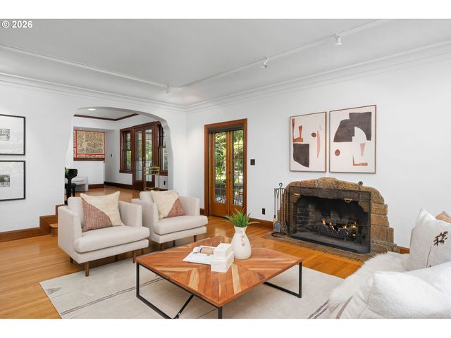 2668 Nw CORNELL Rd, Portland, OR 97210