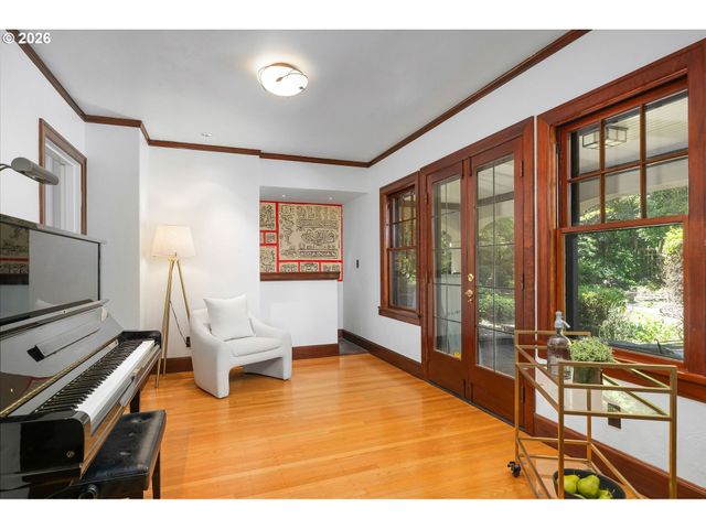 2668 Nw CORNELL Rd, Portland, OR 97210