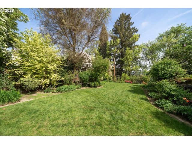 2668 Nw CORNELL Rd, Portland, OR 97210