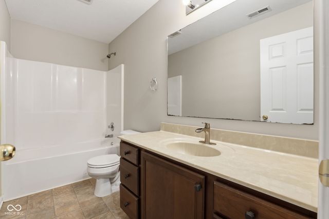 12446 Schoolhouse Road, Fishers, IN 46037