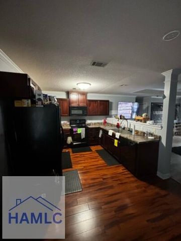221 Guyett Avenue, Hinesville, GA 31313