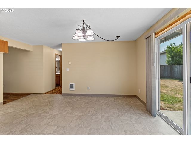 16911 Ne 20TH St, Vancouver, WA 98684