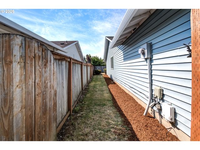16911 Ne 20TH St, Vancouver, WA 98684