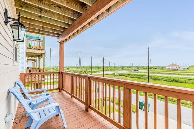 11221 Schwartz Drive, Galveston, TX 77554