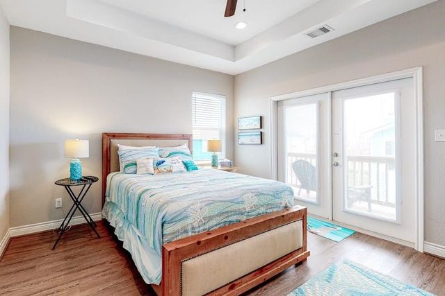 11221 Schwartz Drive, Galveston, TX 77554