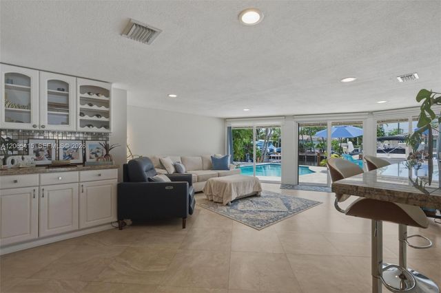 491 SE 10th Avenue, Pompano Beach, FL 33060