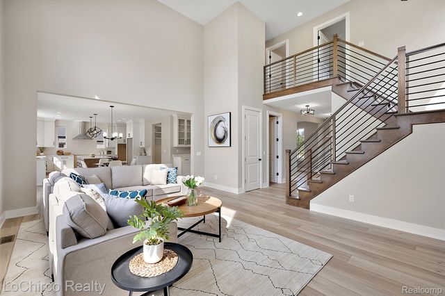 49001 Wingfield Drive, Macomb Township, MI 48044