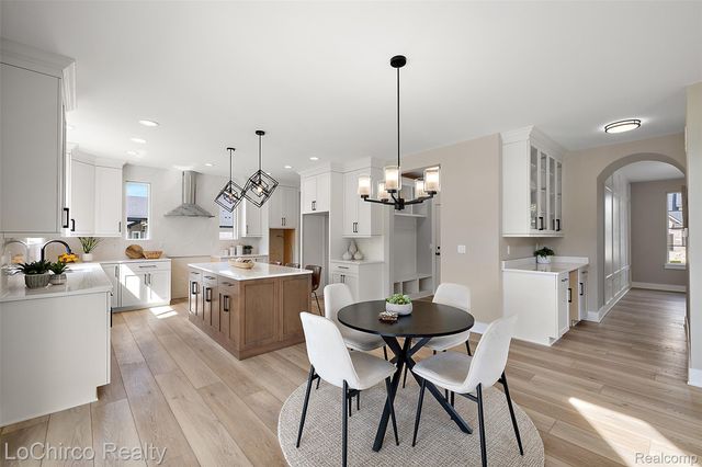 49001 Wingfield Drive, Macomb Township, MI 48044