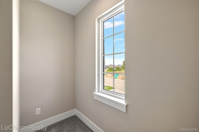 49001 Wingfield Drive, Macomb Township, MI 48044