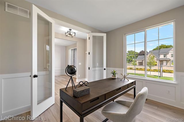 49001 Wingfield Drive, Macomb Township, MI 48044