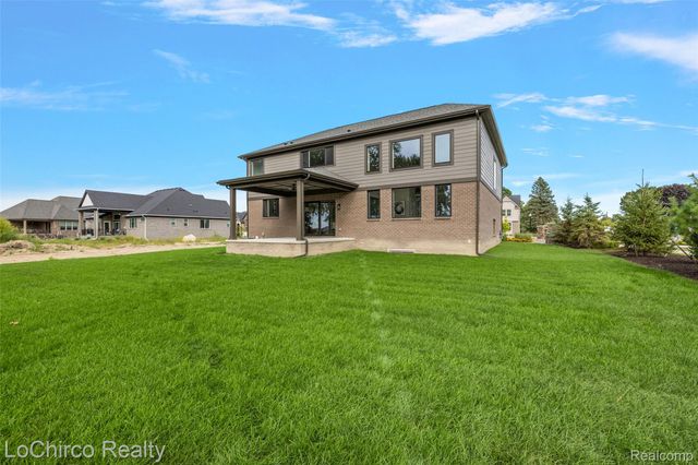 49001 Wingfield Drive, Macomb Township, MI 48044