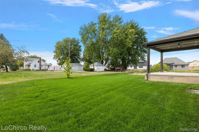 49001 Wingfield Drive, Macomb Township, MI 48044