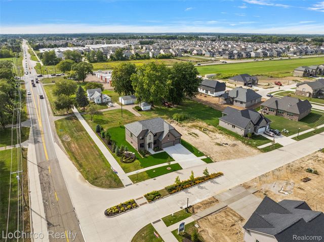 49001 Wingfield Drive, Macomb Township, MI 48044