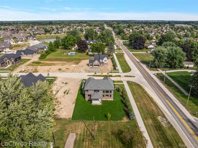 49001 Wingfield Drive, Macomb Township, MI 48044