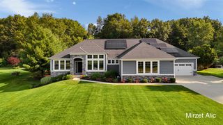 5220 Canyon River Drive, Ada, MI 49301
