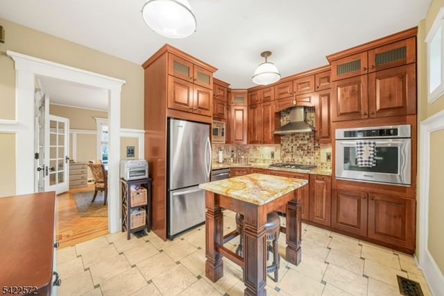 26 Daily St, Nutley Twp., NJ 07110