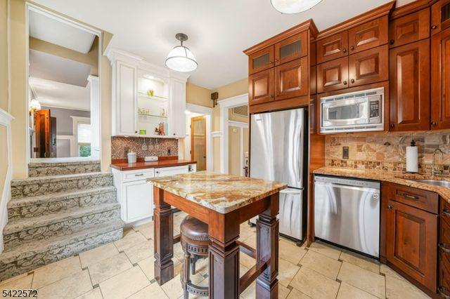 26 Daily St, Nutley Twp., NJ 07110