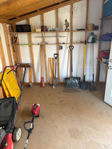 4341 S 8th Street, Luna Pier, MI 48157