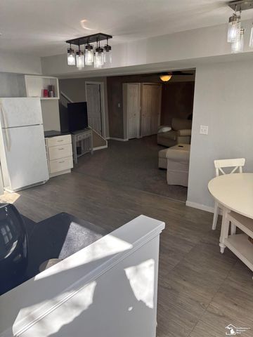 4341 S 8th Street, Luna Pier, MI 48157