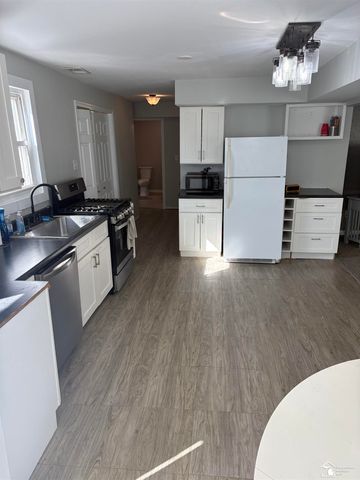 4341 S 8th Street, Luna Pier, MI 48157