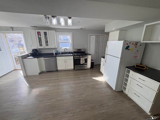 4341 S 8th Street, Luna Pier, MI 48157