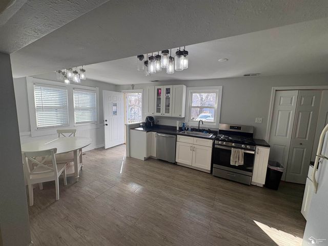 4341 S 8th Street, Luna Pier, MI 48157