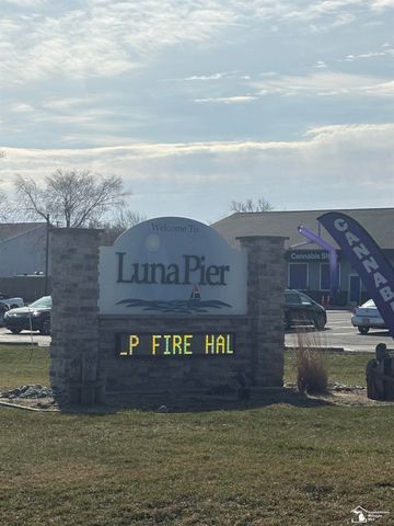 4341 S 8th Street, Luna Pier, MI 48157