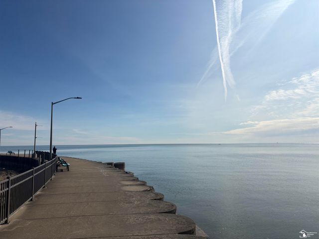 4341 S 8th Street, Luna Pier, MI 48157