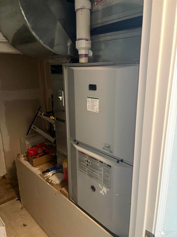 4341 S 8th Street, Luna Pier, MI 48157