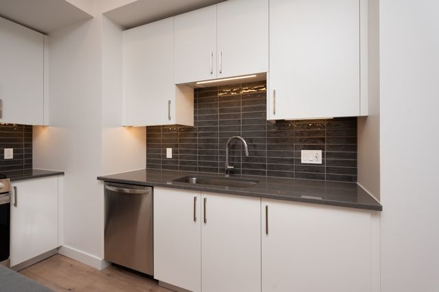 1212 Demonbreun St Apt 1710, Nashville, TN 37203