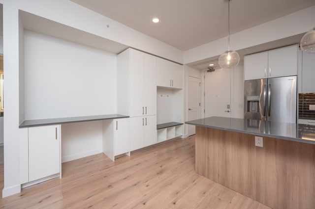 1212 Demonbreun St Apt 1710, Nashville, TN 37203