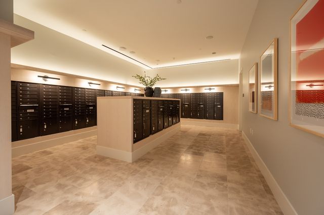 1212 Demonbreun St Apt 1710, Nashville, TN 37203