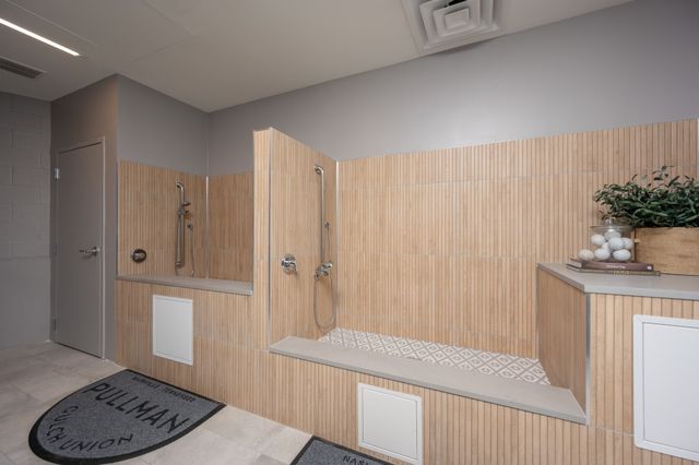 1212 Demonbreun St Apt 1710, Nashville, TN 37203