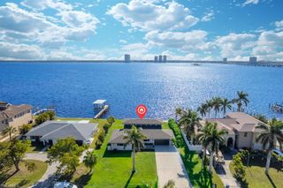 107 E North Shore AVE, North Fort Myers, FL 33917