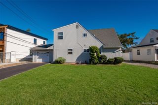148 Kingfisher Road, Levittown, NY 11756