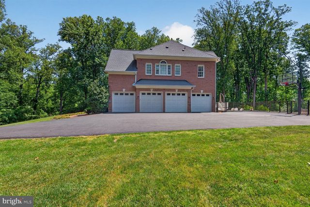 10507 OAKTON RIDGE CT, Oakton, VA 22124