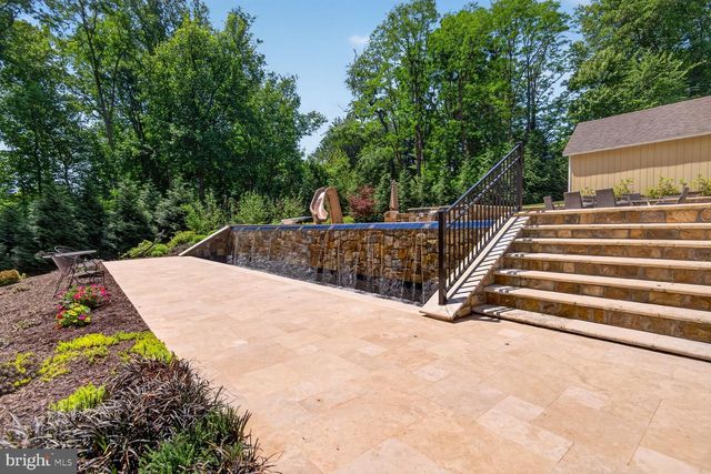 10507 OAKTON RIDGE CT, Oakton, VA 22124