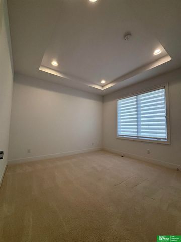 5811 N 159th Street, Omaha, NE 68116