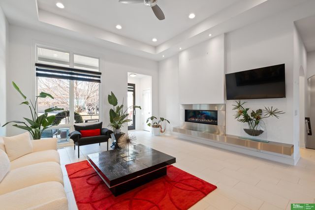 5811 N 159th Street, Omaha, NE 68116