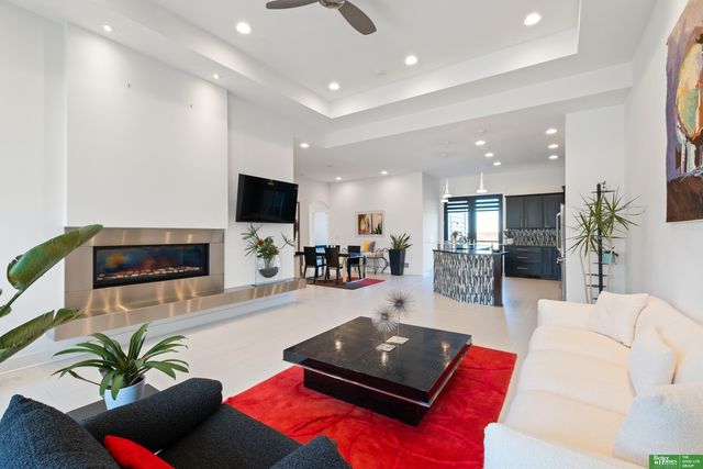 5811 N 159th Street, Omaha, NE 68116