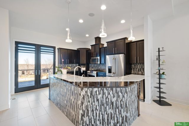 5811 N 159th Street, Omaha, NE 68116