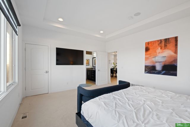 5811 N 159th Street, Omaha, NE 68116