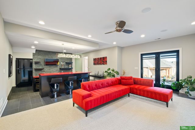 5811 N 159th Street, Omaha, NE 68116