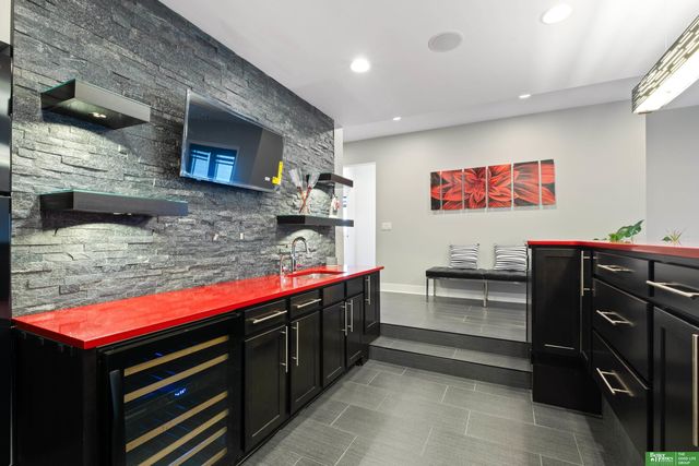 5811 N 159th Street, Omaha, NE 68116