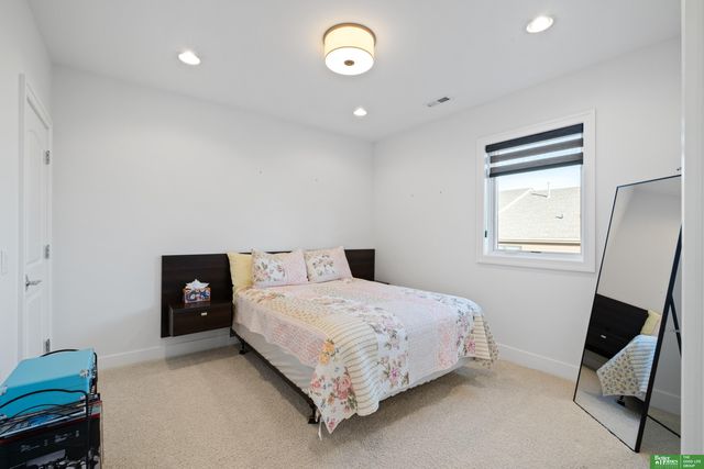 5811 N 159th Street, Omaha, NE 68116