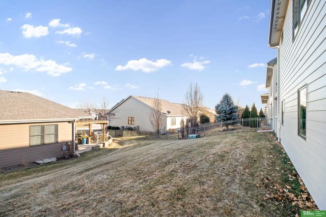 5811 N 159th Street, Omaha, NE 68116