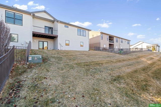 5811 N 159th Street, Omaha, NE 68116