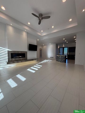 5811 N 159th Street, Omaha, NE 68116