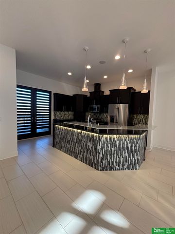 5811 N 159th Street, Omaha, NE 68116